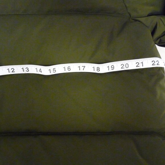 NWT Theory stand puffer jacket size Large - Picture 5 of 7